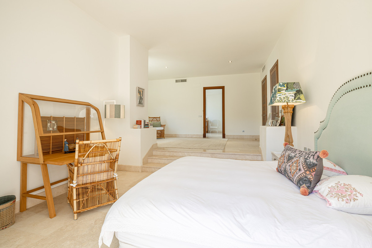 4 Bed Townhouse for sale in Casares Costa Del Sol, Málaga, Spain