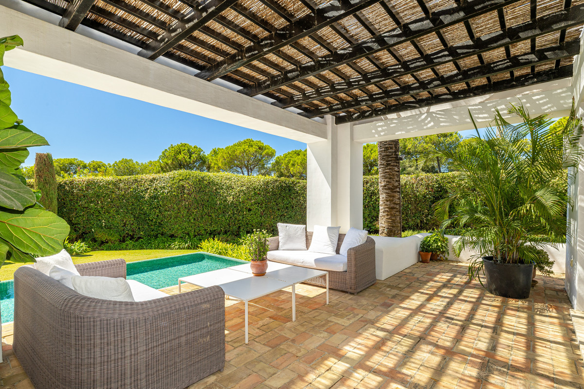 4 Bed Townhouse for sale in Casares Costa Del Sol, Málaga, Spain