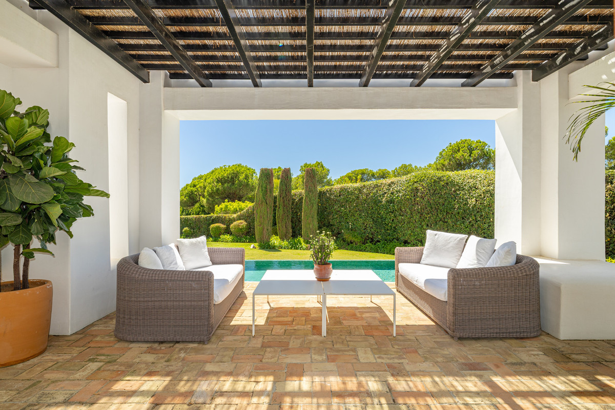 4 Bed Townhouse for sale in Casares Costa Del Sol, Málaga, Spain