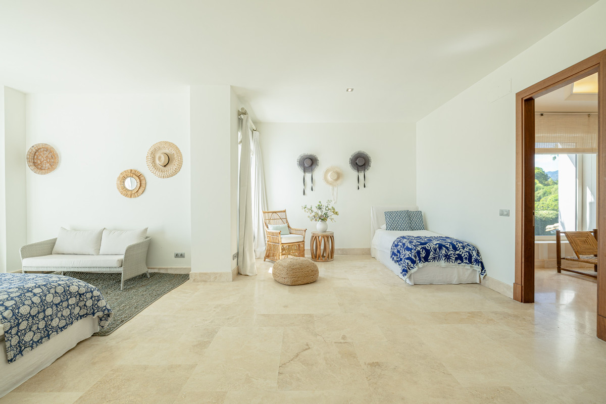 4 Bed Townhouse for sale in Casares Costa Del Sol, Málaga, Spain