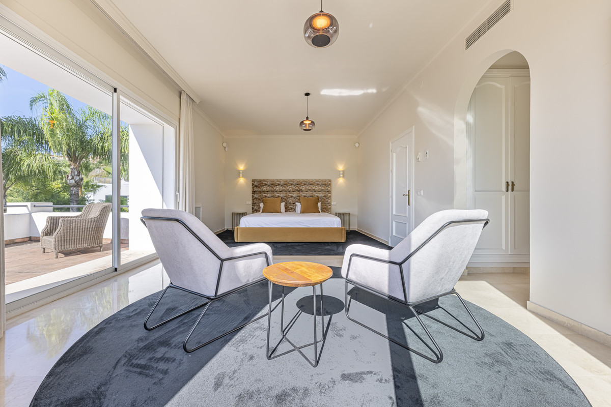 Se vende Villa - Chalet de 5 dormitorios en Costa Del Sol, Málaga, España