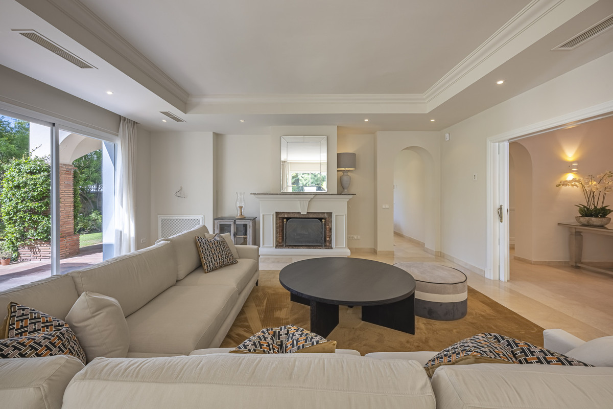 Se vende Villa - Chalet de 5 dormitorios en Costa Del Sol, Málaga, España