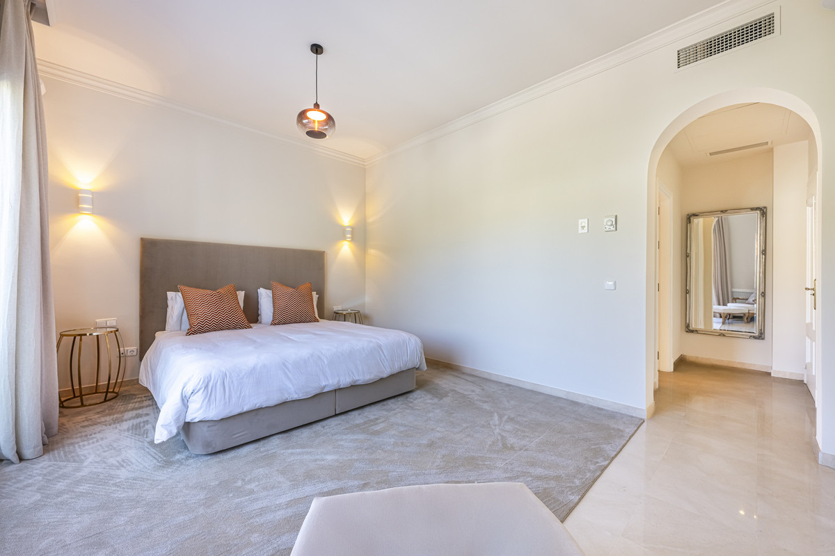 Se vende Villa - Chalet de 5 dormitorios en Costa Del Sol, Málaga, España
