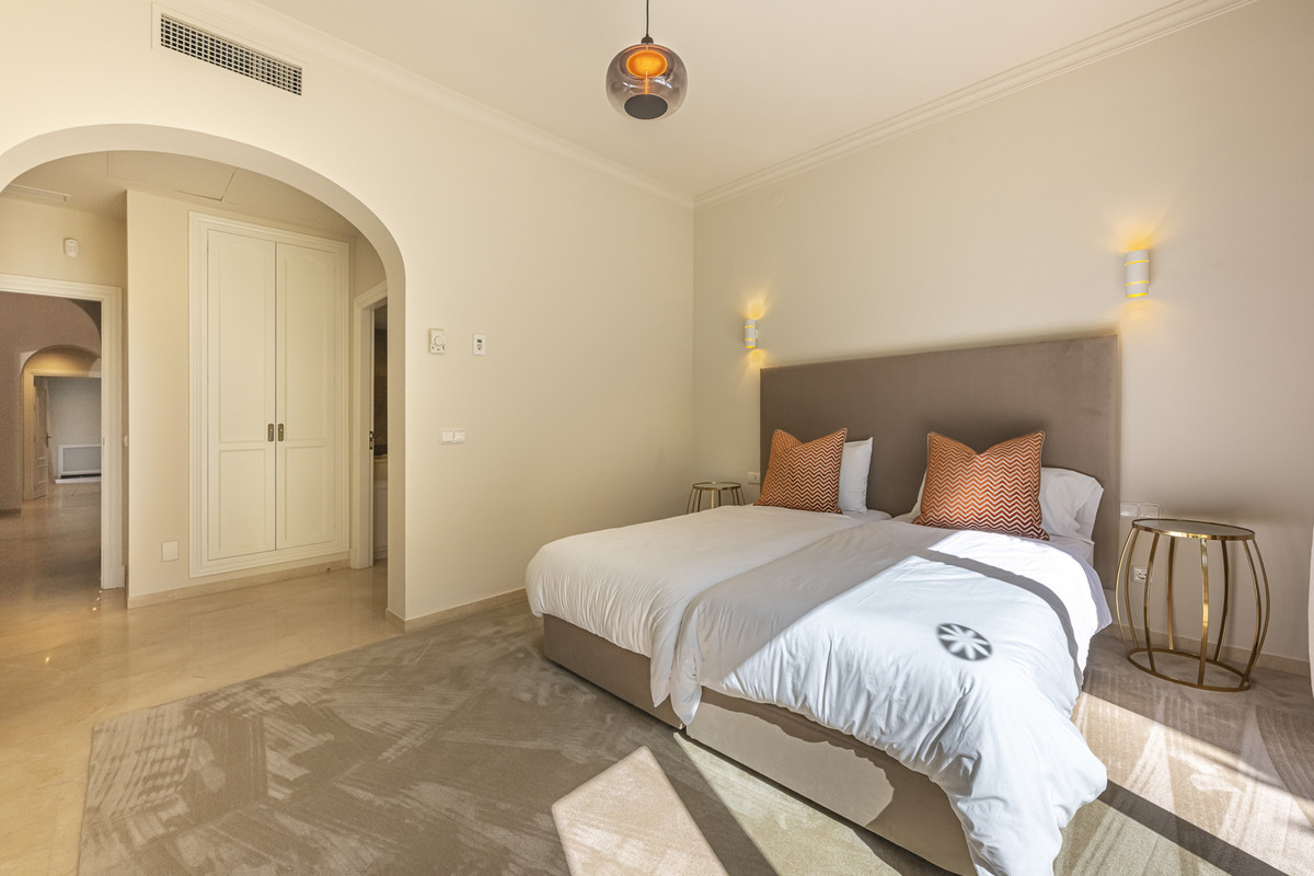 Se vende Villa - Chalet de 5 dormitorios en Costa Del Sol, Málaga, España
