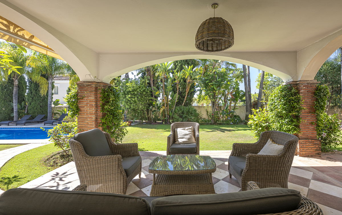 Se vende Villa - Chalet de 5 dormitorios en Costa Del Sol, Málaga, España