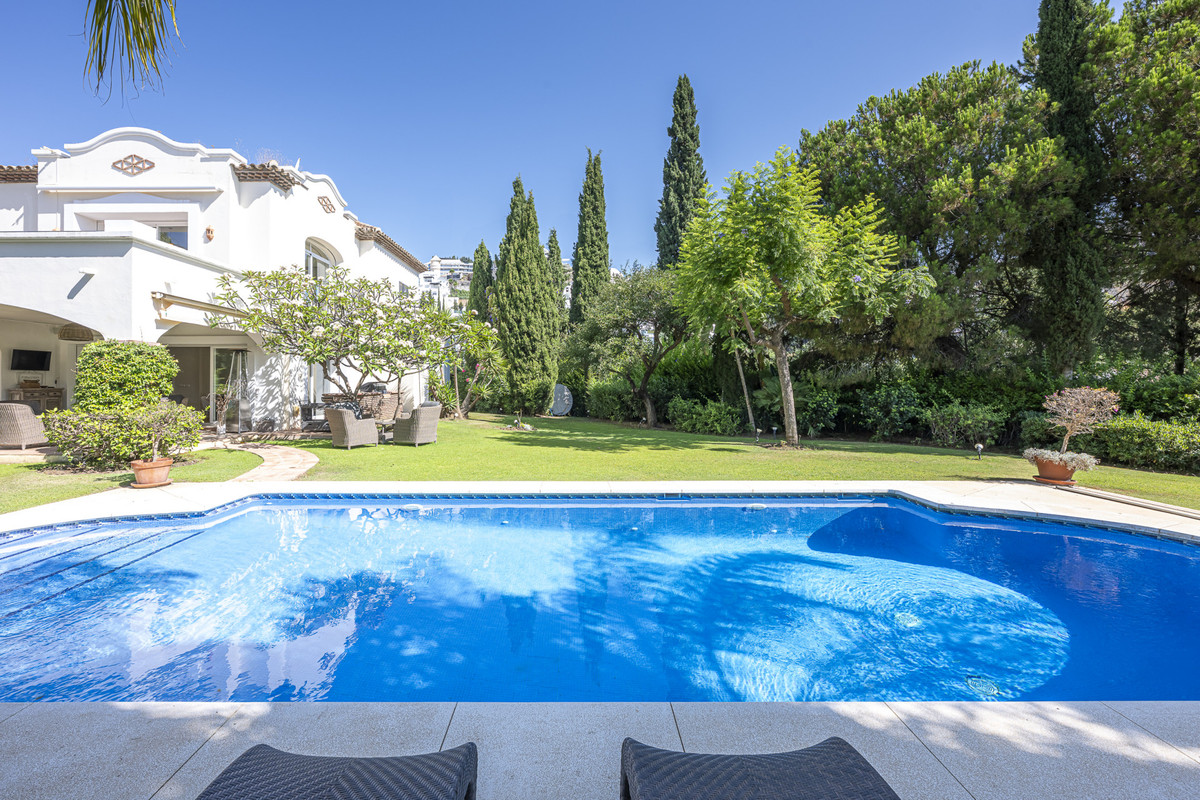 Se vende Villa - Chalet de 5 dormitorios en Costa Del Sol, Málaga, España