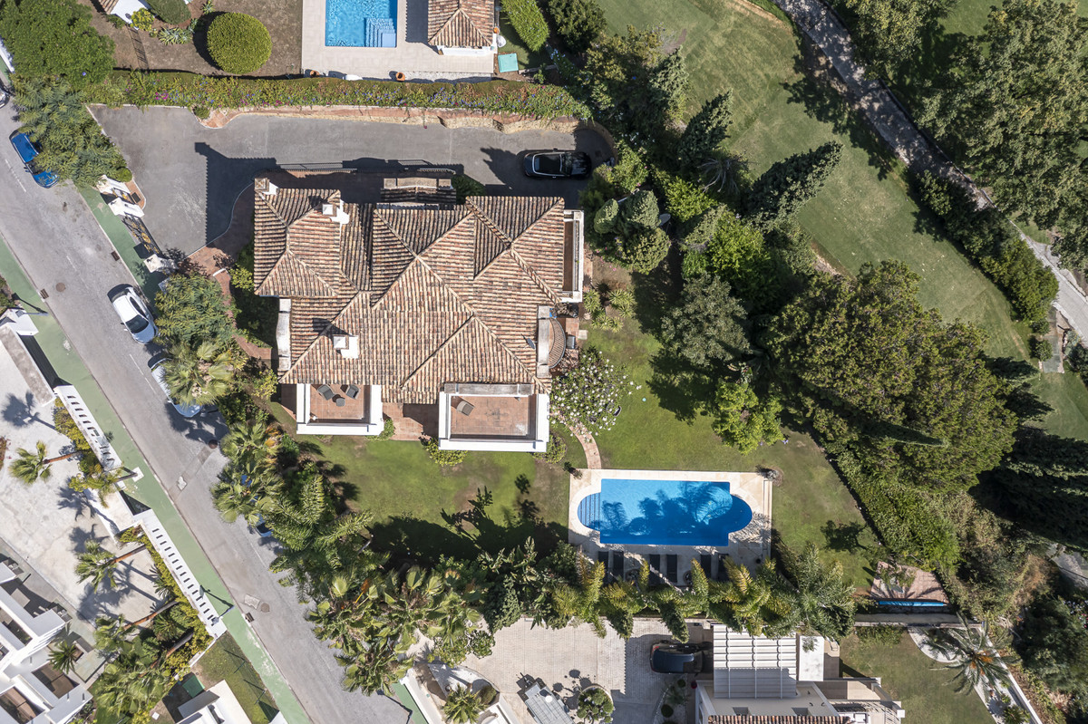 Se vende Villa - Chalet de 5 dormitorios en Costa Del Sol, Málaga, España