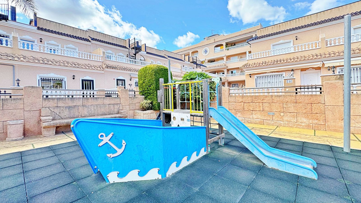 Se vende Adosada de 3 dormitorios en Costa Blanca, Alicante, España