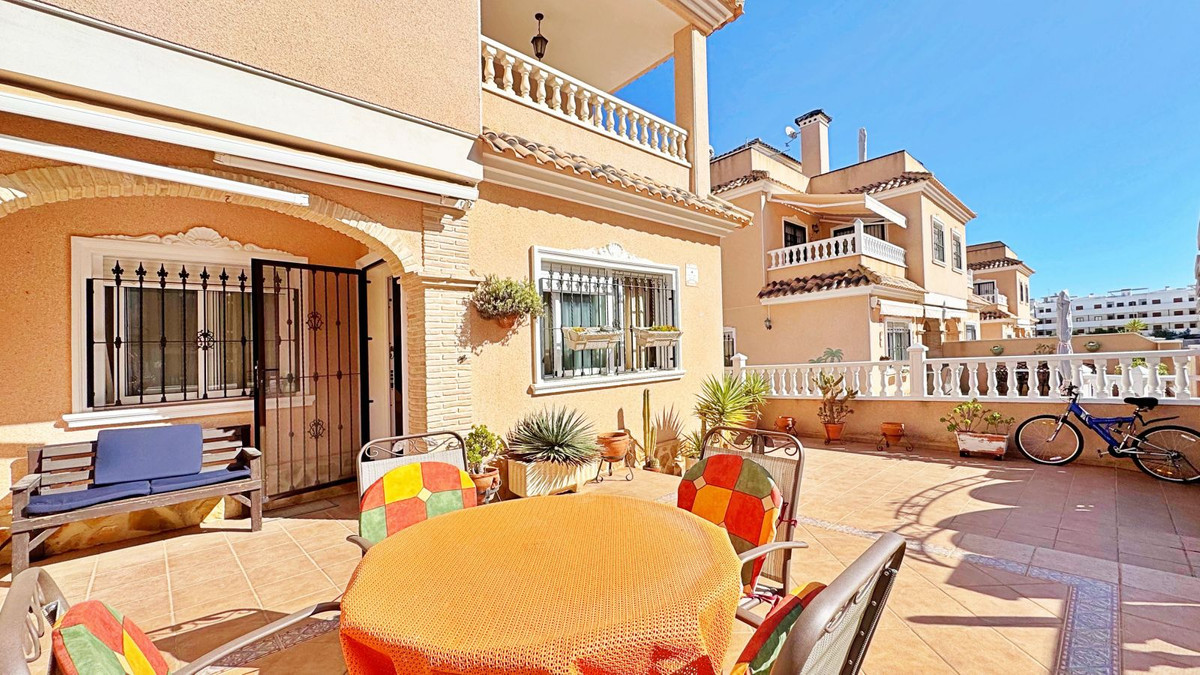 Se vende Adosada de 3 dormitorios en Costa Blanca, Alicante, España