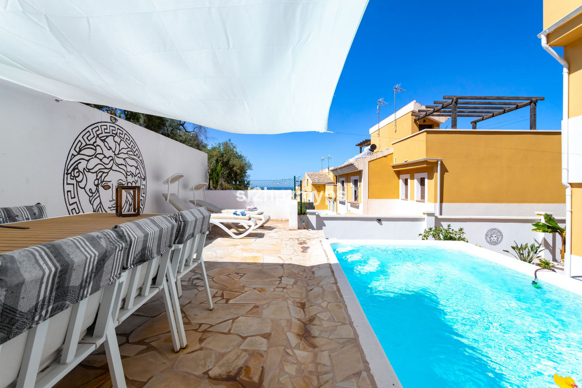 Se vende Adosada de 3 dormitorios en Costa Del Sol East, Málaga, España