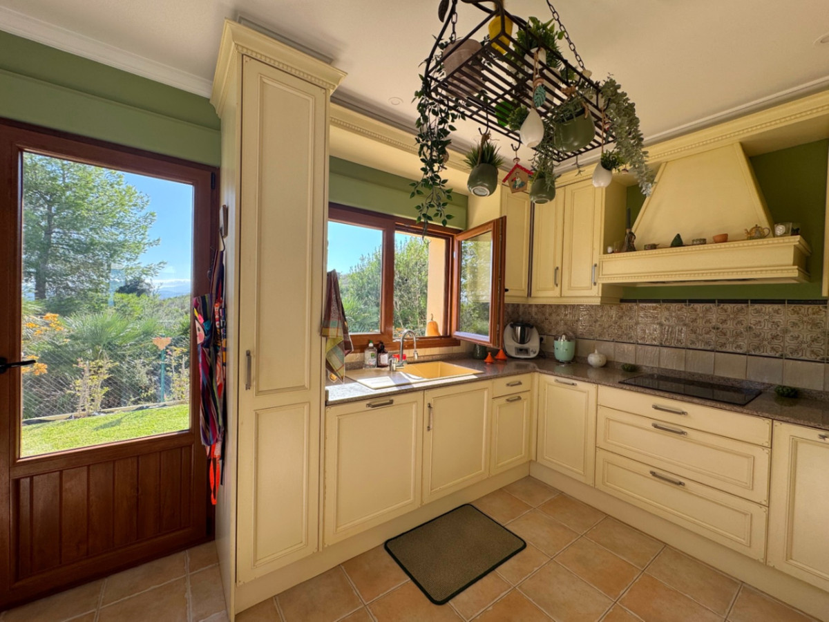 4 Bed Townhouse for sale in Denia Costa Blanca, Alicante, Spain