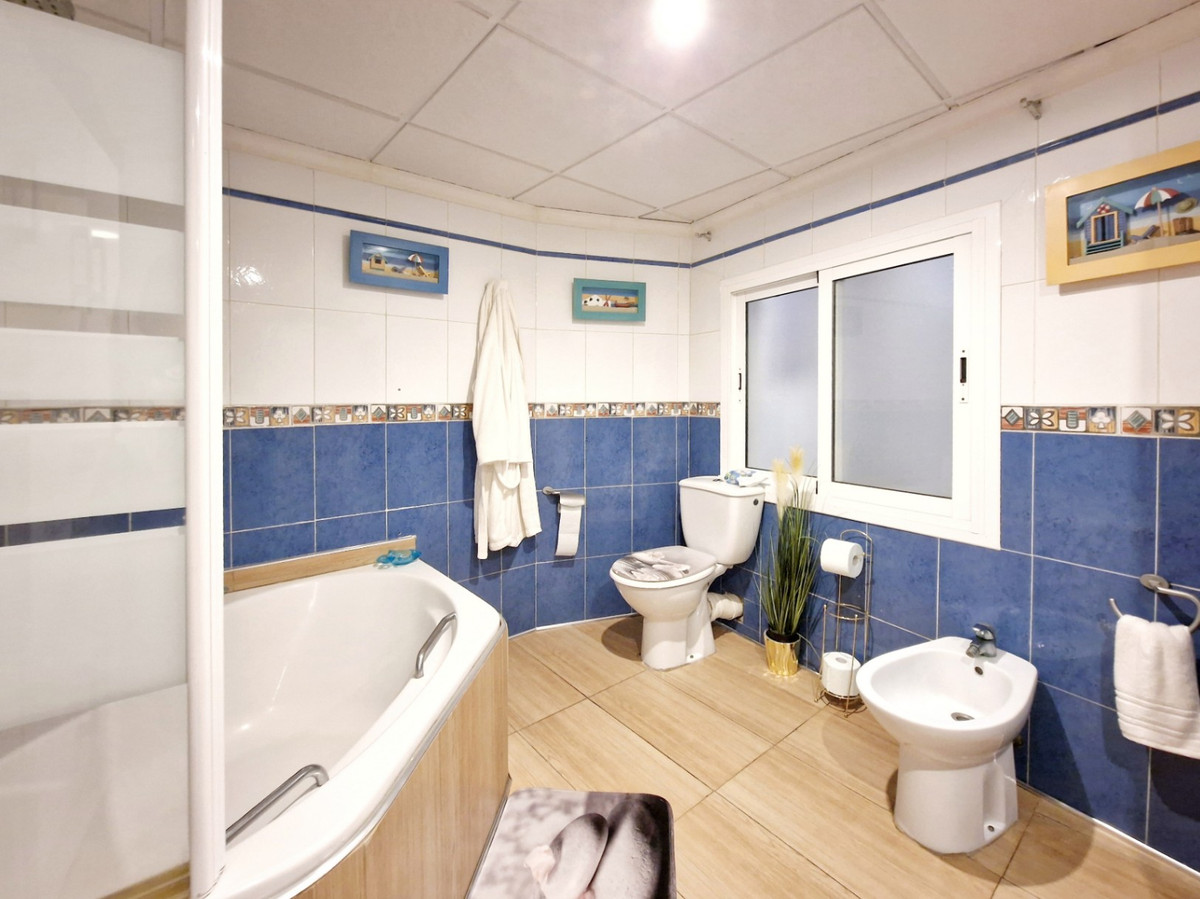 Se vende Adosada de 10 dormitorios en Costa Blanca, Alicante, España