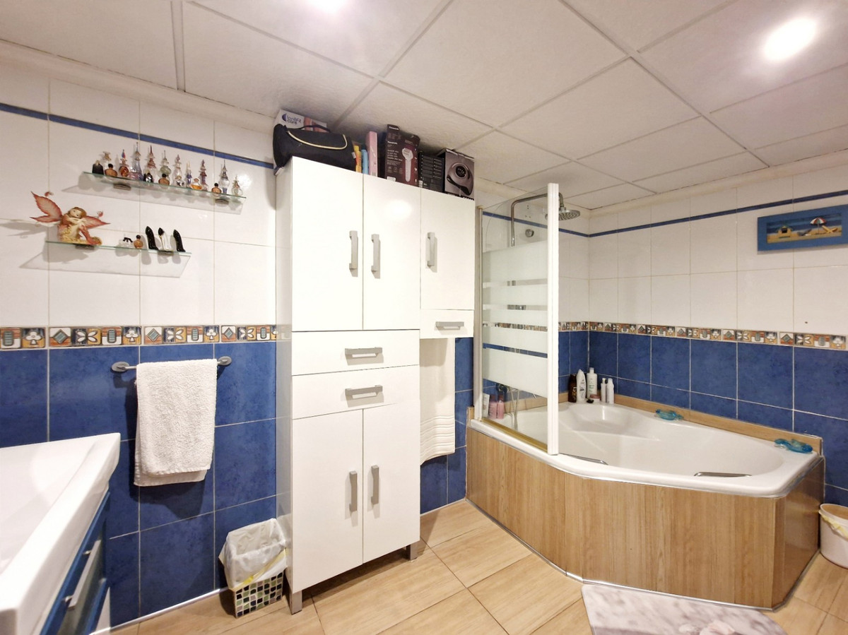 Se vende Adosada de 10 dormitorios en Costa Blanca, Alicante, España