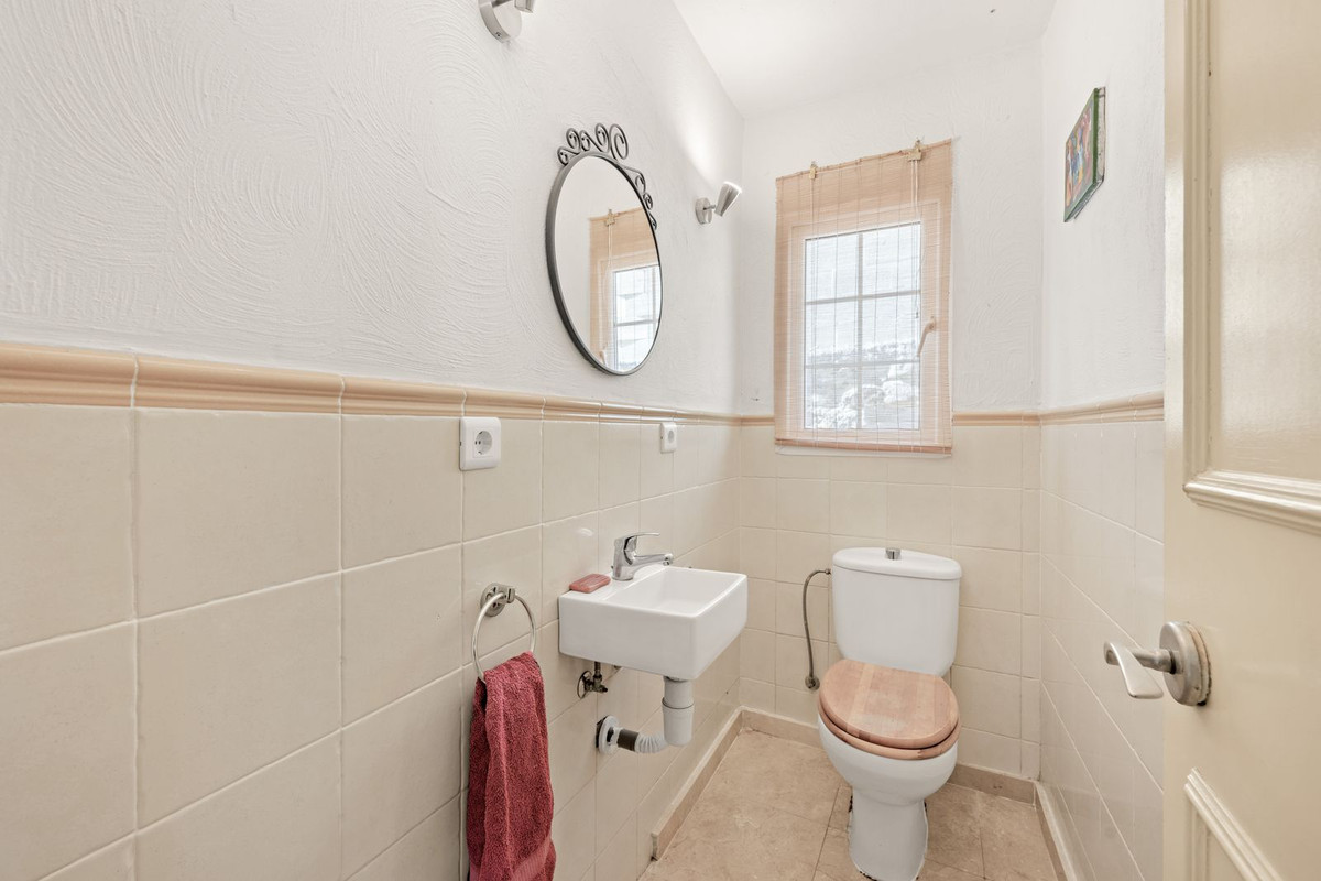 Se vende Finca - Cortijo de 3 dormitorios en Costa Del Sol, Málaga, España