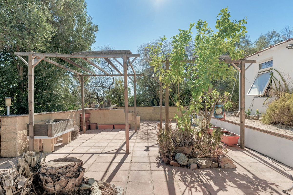 Se vende Finca - Cortijo de 3 dormitorios en Costa Del Sol, Málaga, España