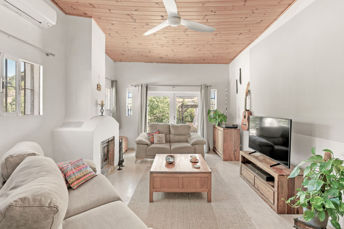 Se vende Finca - Cortijo de 3 dormitorios en Costa Del Sol, Málaga, España