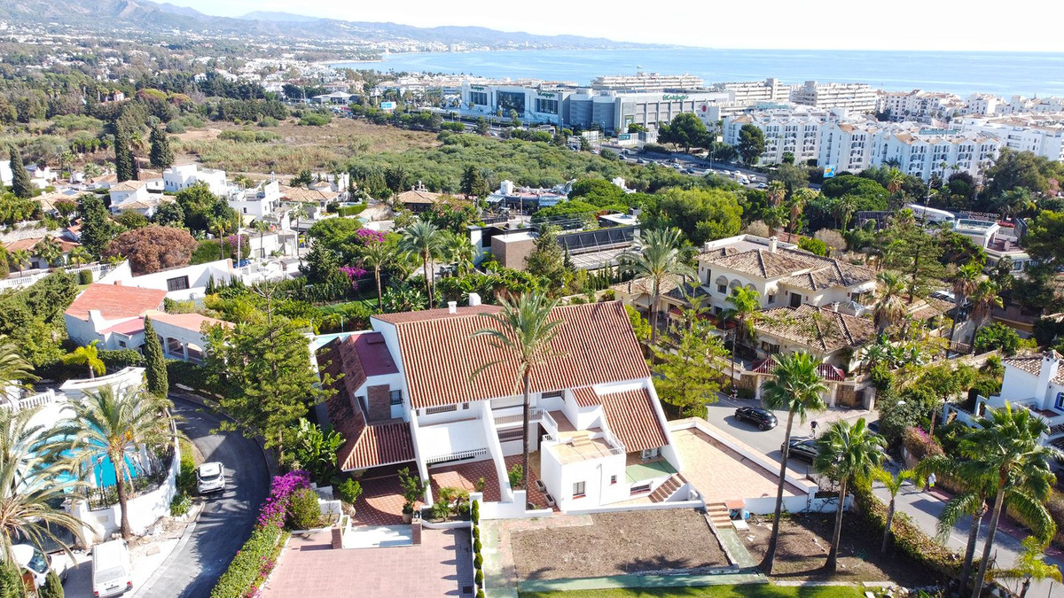 Se vende Villa - Chalet de 7 dormitorios en Costa Del Sol, Málaga, España