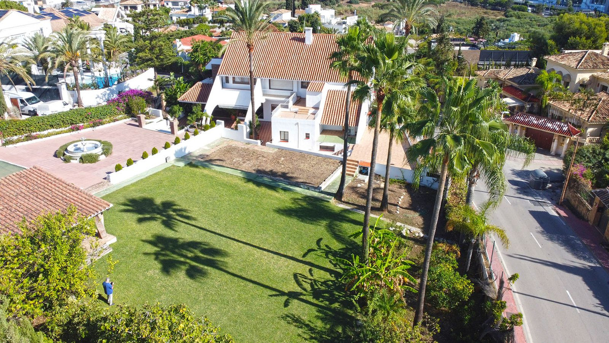 Se vende Villa - Chalet de 7 dormitorios en Costa Del Sol, Málaga, España