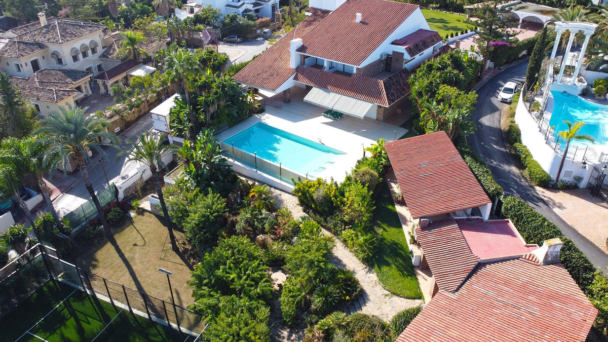 Se vende Villa - Chalet de 7 dormitorios en Costa Del Sol, Málaga, España
