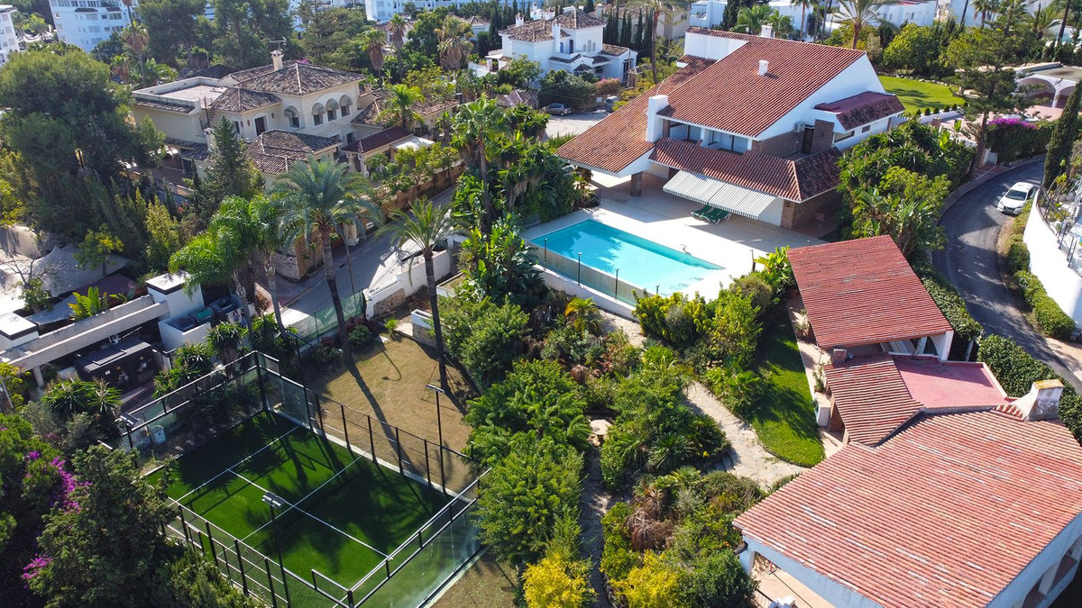 Se vende Villa - Chalet de 7 dormitorios en Costa Del Sol, Málaga, España