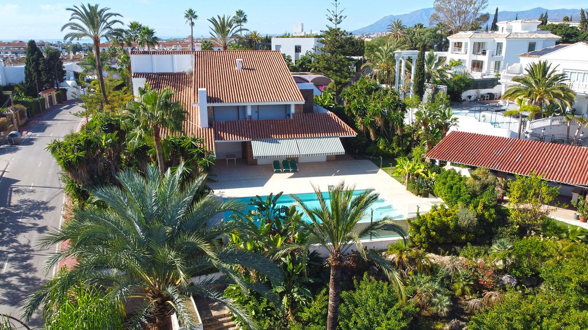 Se vende Villa - Chalet de 7 dormitorios en Costa Del Sol, Málaga, España