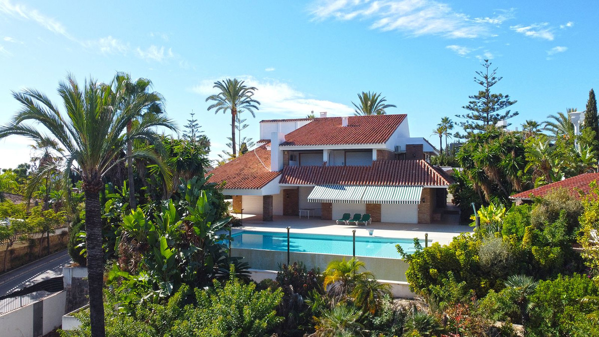 Se vende Villa - Chalet de 7 dormitorios en Costa Del Sol, Málaga, España