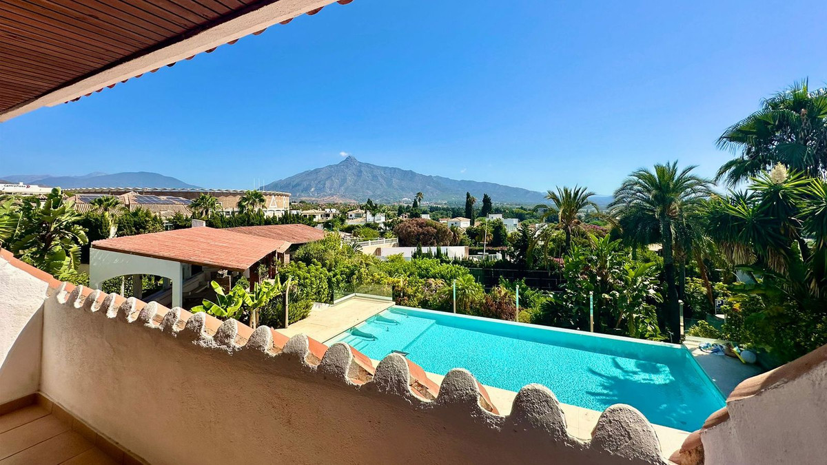 Se vende Villa - Chalet de 7 dormitorios en Costa Del Sol, Málaga, España