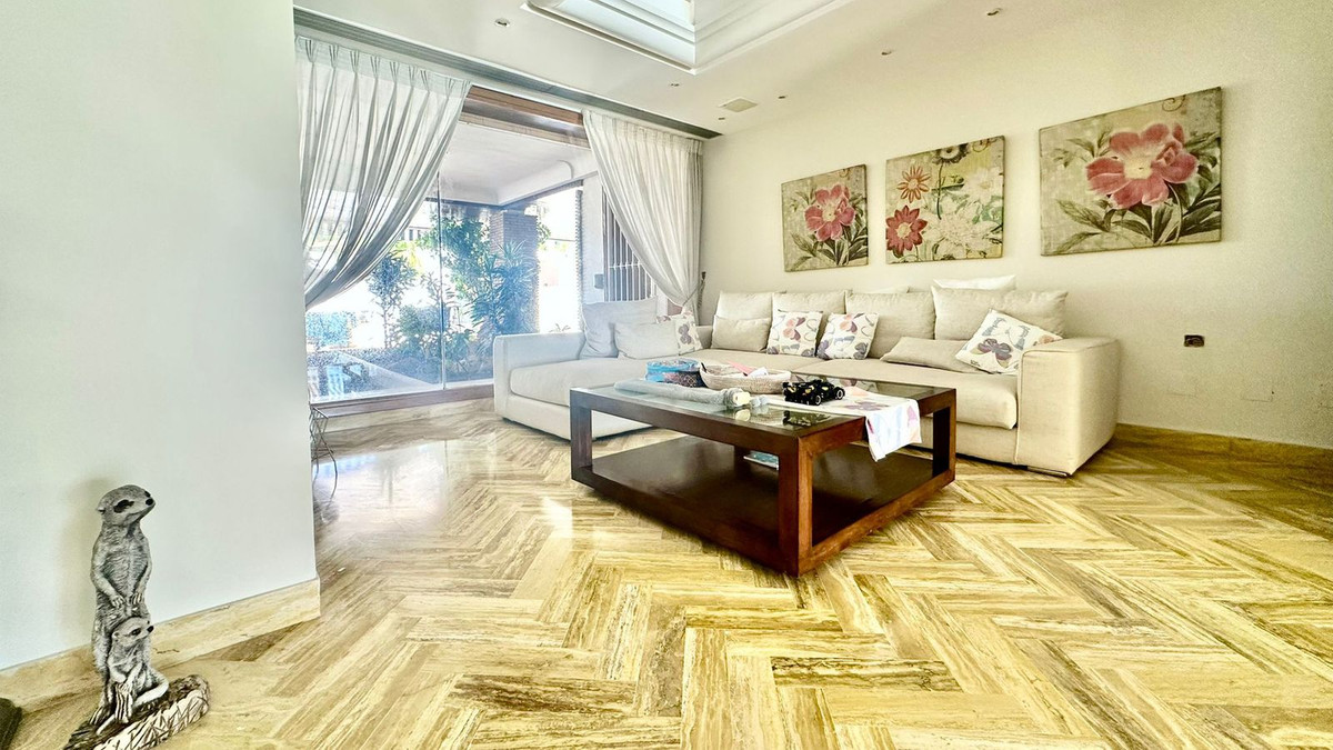 Se vende Villa - Chalet de 7 dormitorios en Costa Del Sol, Málaga, España