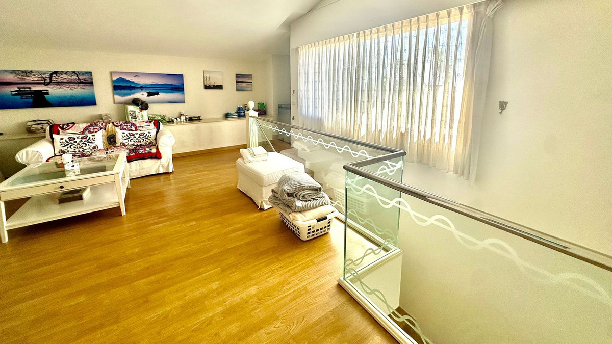 Se vende Villa - Chalet de 7 dormitorios en Costa Del Sol, Málaga, España