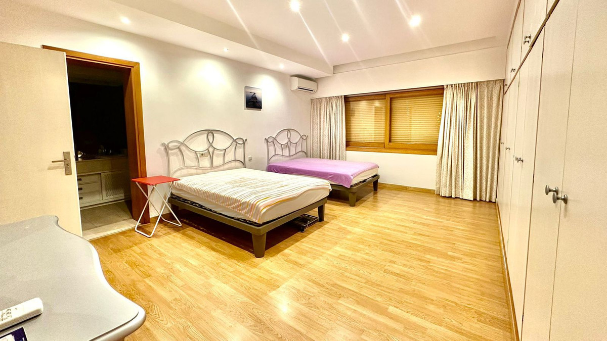 Se vende Villa - Chalet de 7 dormitorios en Costa Del Sol, Málaga, España