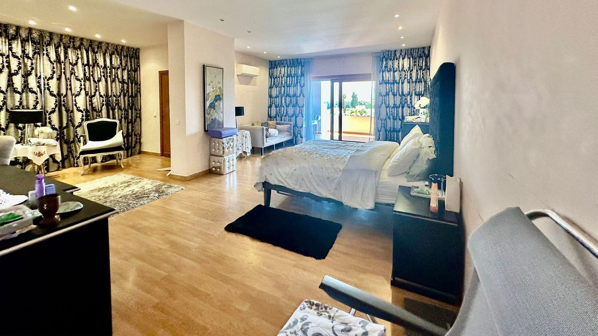 Se vende Villa - Chalet de 7 dormitorios en Costa Del Sol, Málaga, España