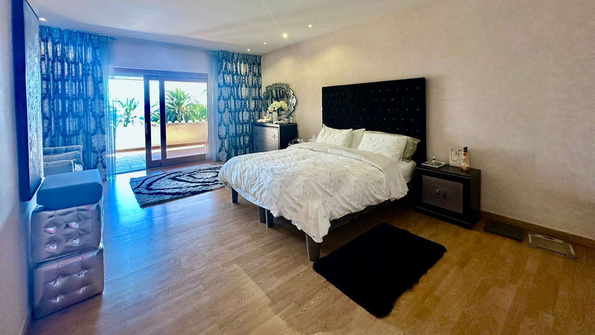 Se vende Villa - Chalet de 7 dormitorios en Costa Del Sol, Málaga, España