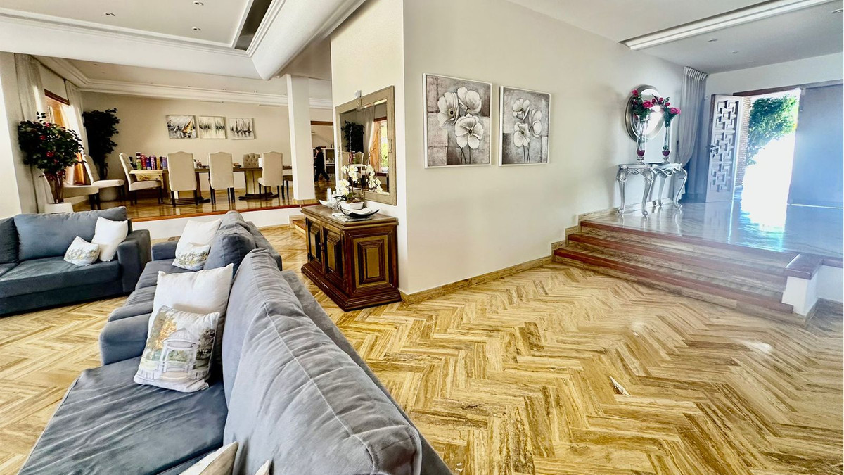 Se vende Villa - Chalet de 7 dormitorios en Costa Del Sol, Málaga, España