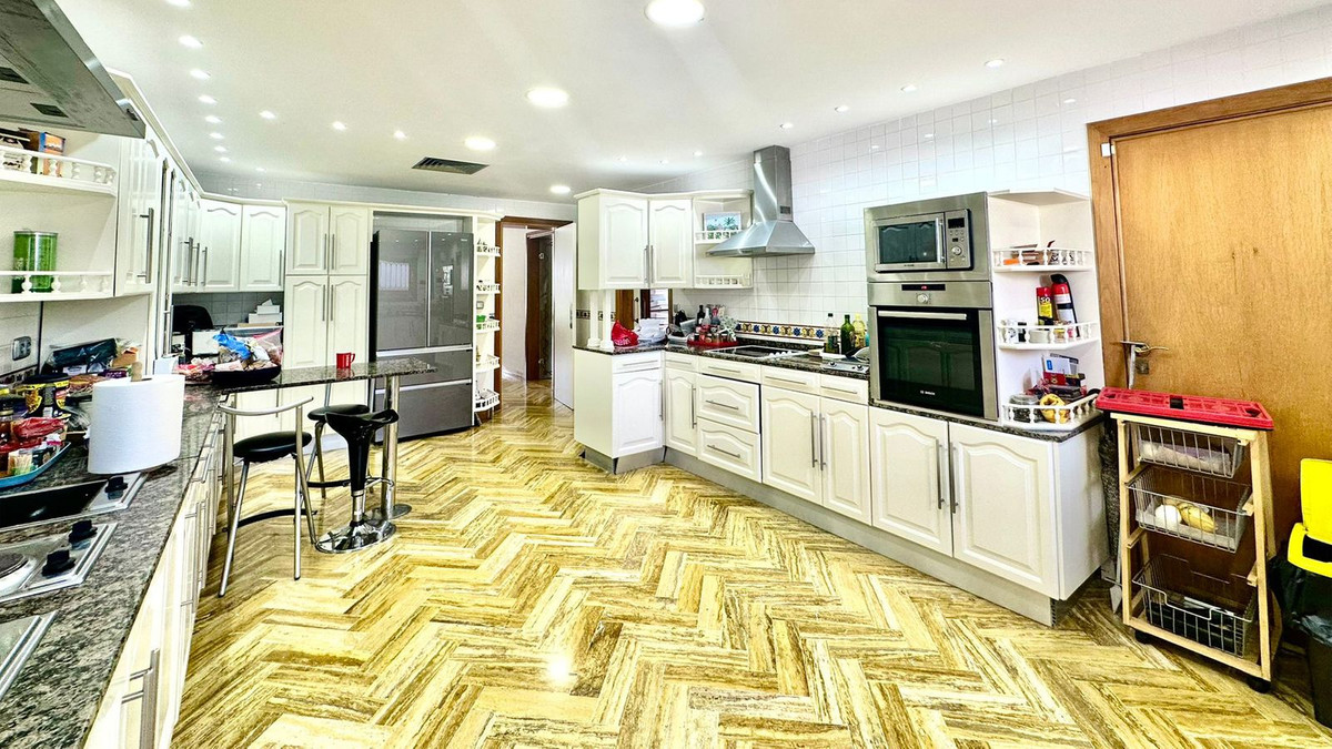 Se vende Villa - Chalet de 7 dormitorios en Costa Del Sol, Málaga, España