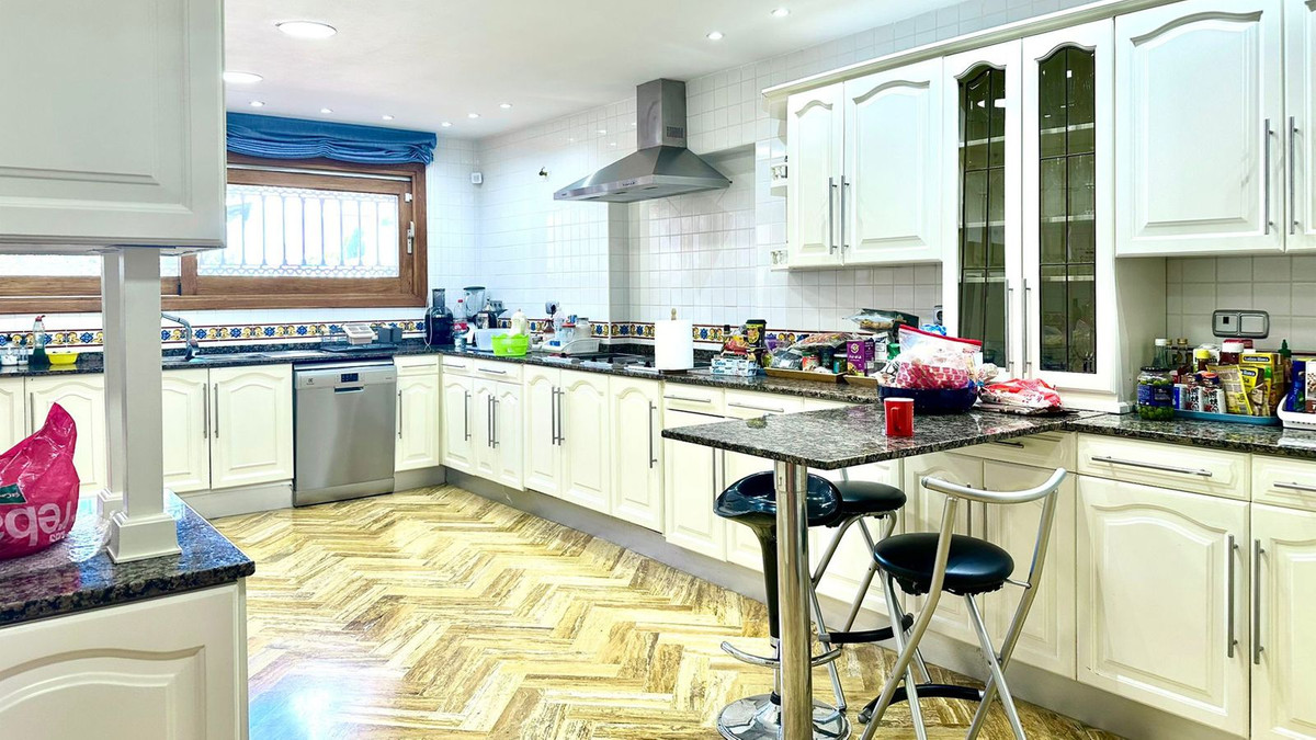 Se vende Villa - Chalet de 7 dormitorios en Costa Del Sol, Málaga, España