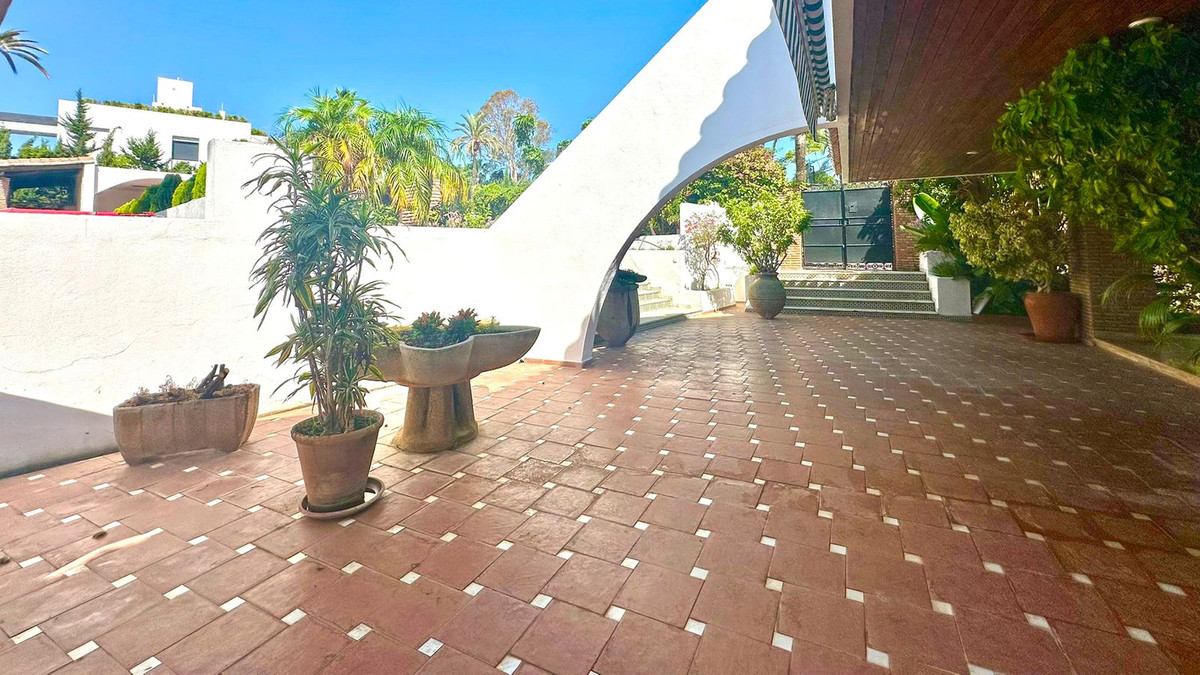 Se vende Villa - Chalet de 7 dormitorios en Costa Del Sol, Málaga, España