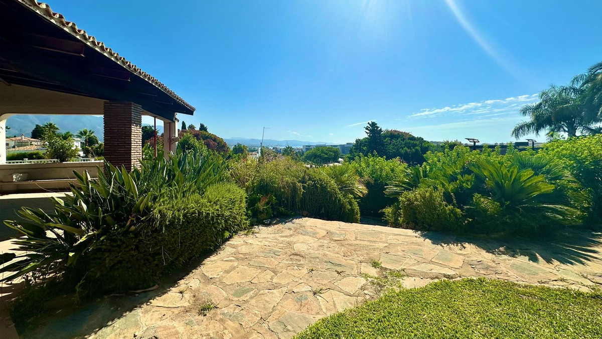 Se vende Villa - Chalet de 7 dormitorios en Costa Del Sol, Málaga, España