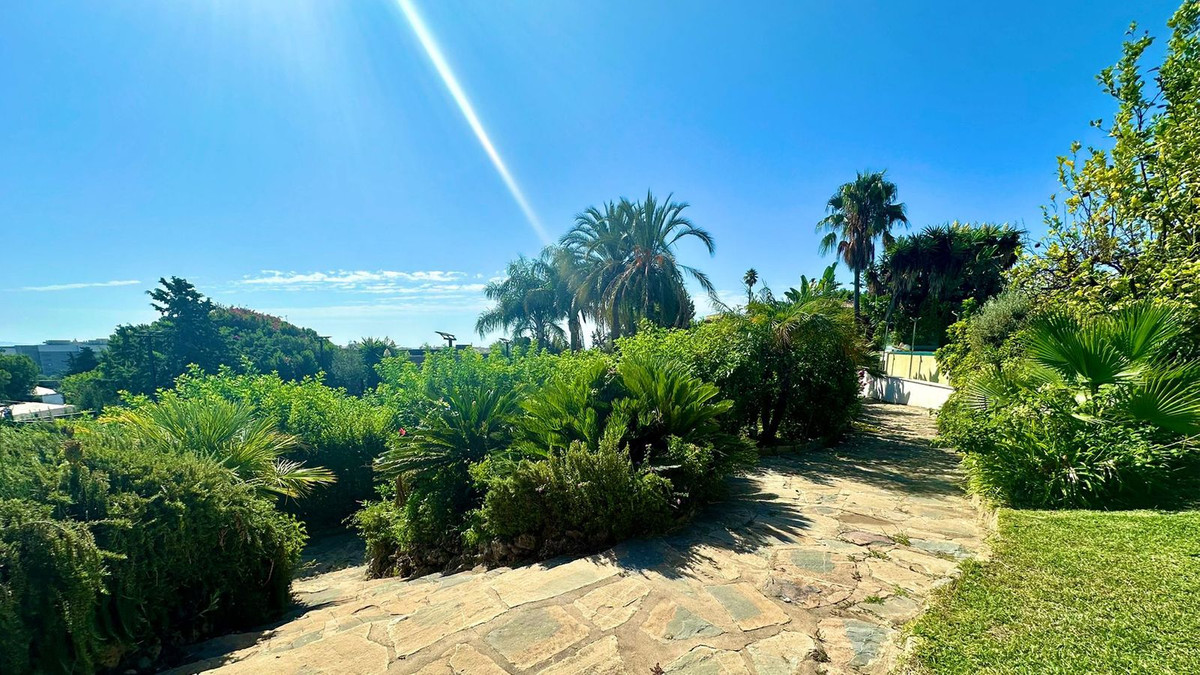 Se vende Villa - Chalet de 7 dormitorios en Costa Del Sol, Málaga, España
