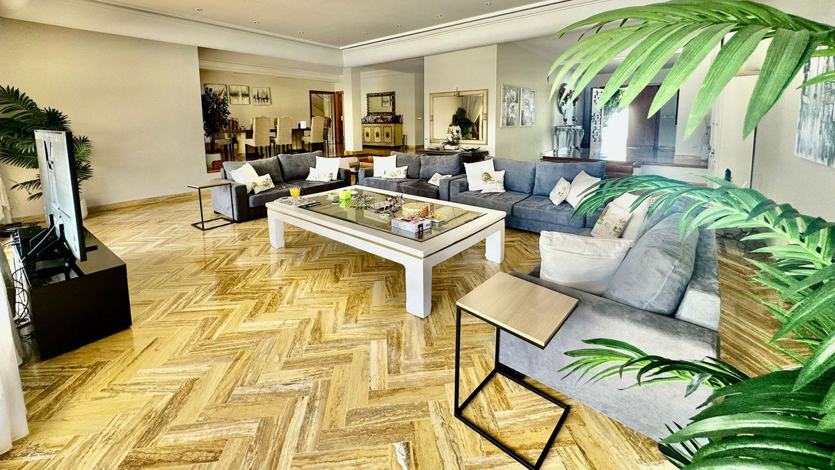 Se vende Villa - Chalet de 7 dormitorios en Costa Del Sol, Málaga, España