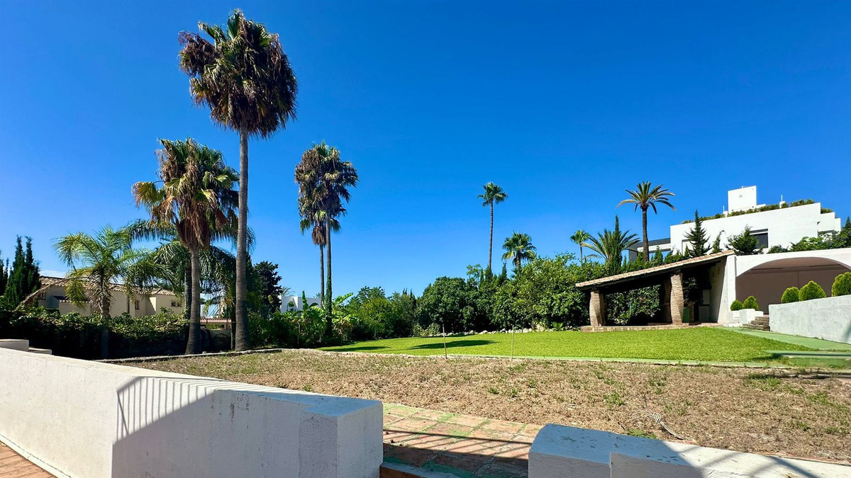Se vende Villa - Chalet de 7 dormitorios en Costa Del Sol, Málaga, España