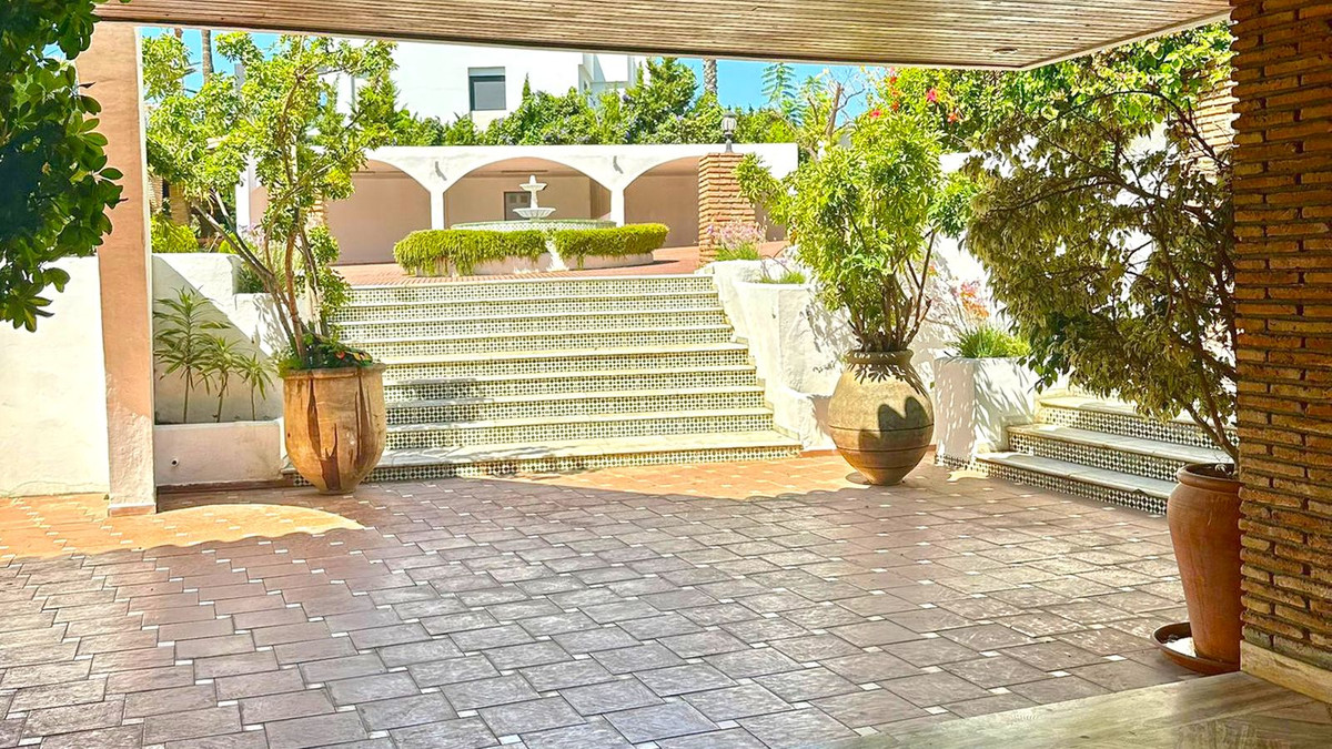 Se vende Villa - Chalet de 7 dormitorios en Costa Del Sol, Málaga, España