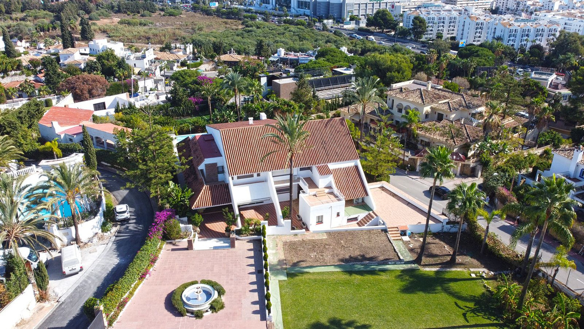 Se vende Villa - Chalet de 7 dormitorios en Costa Del Sol, Málaga, España