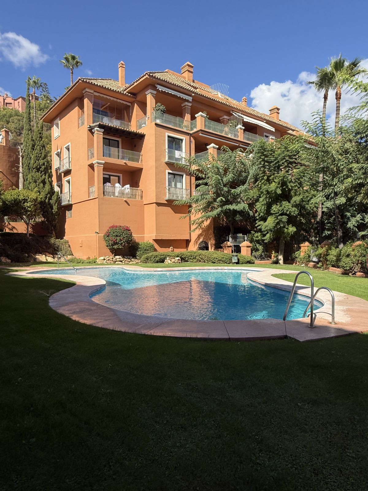 2 Bed Apartment for sale in Benahavís Costa Del Sol, Málaga, Spain