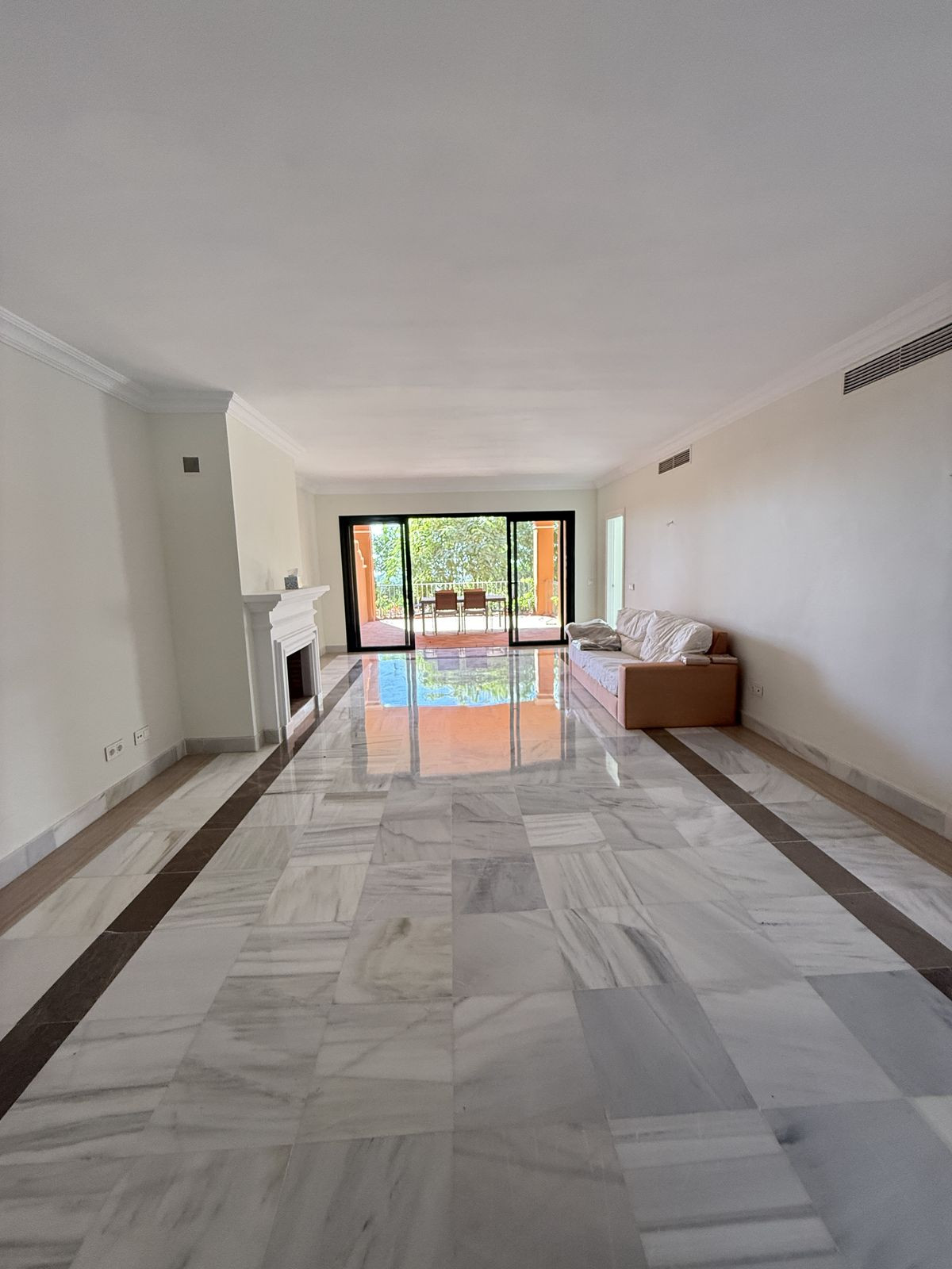 2 Bed Apartment for sale in Benahavís Costa Del Sol, Málaga, Spain