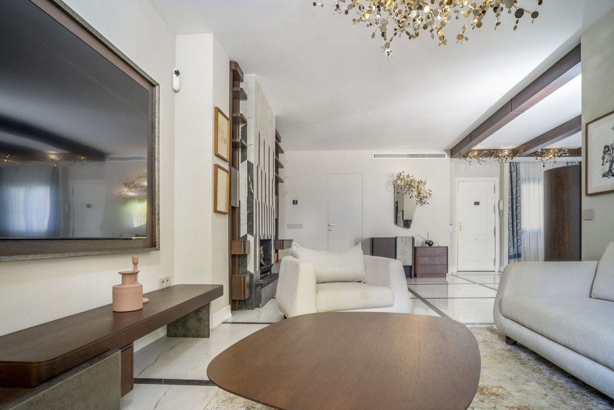 3 Bed Apartment for sale in Nueva Andalucía Costa Del Sol, Málaga, Spain