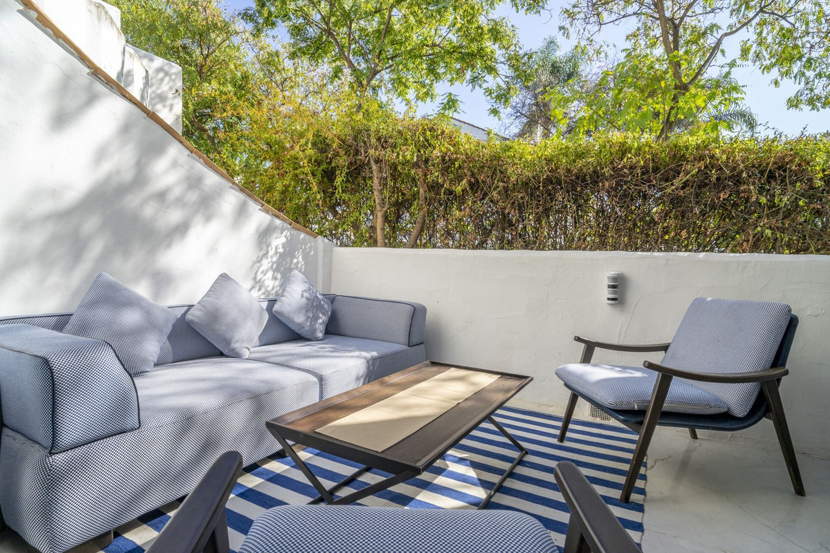 3 Bed Apartment for sale in Nueva Andalucía Costa Del Sol, Málaga, Spain