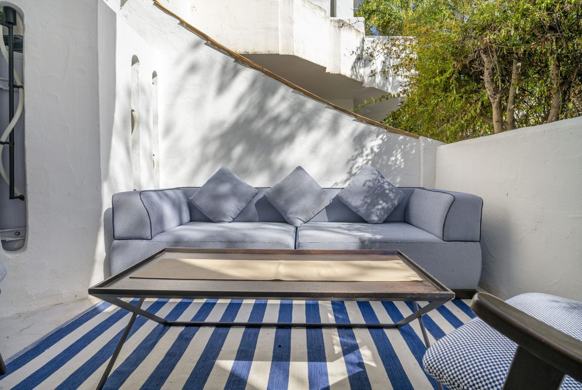 3 Bed Apartment for sale in Nueva Andalucía Costa Del Sol, Málaga, Spain
