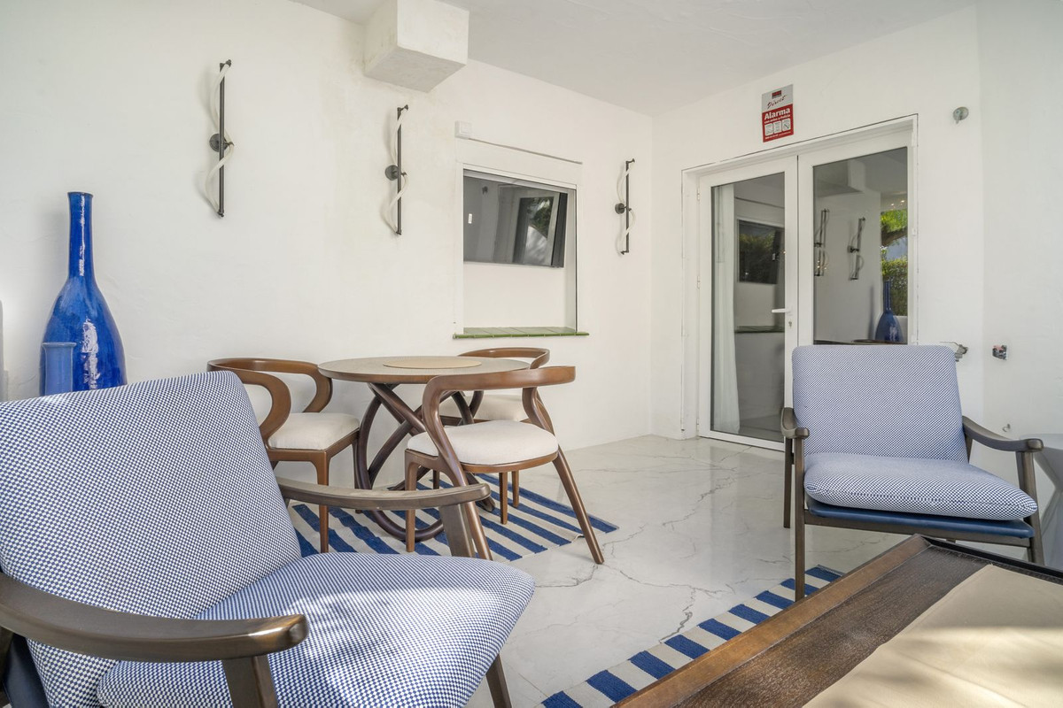 3 Bed Apartment for sale in Nueva Andalucía Costa Del Sol, Málaga, Spain