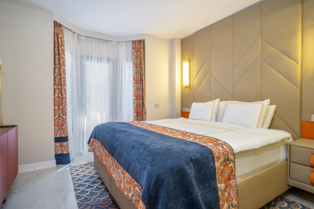 3 Bed Apartment for sale in Nueva Andalucía Costa Del Sol, Málaga, Spain