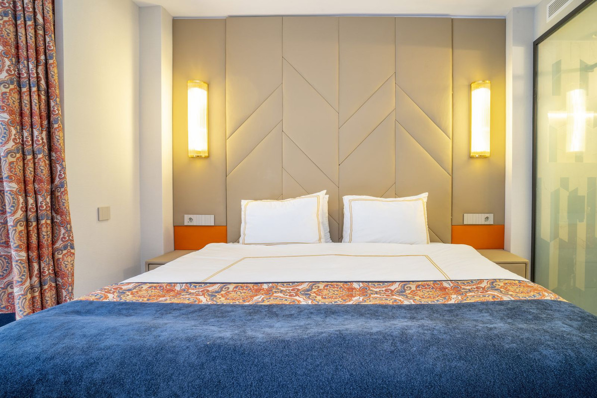 3 Bed Apartment for sale in Nueva Andalucía Costa Del Sol, Málaga, Spain
